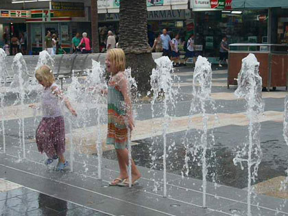 These fountains on the Corso in Manly tempted the girls every time we walked past them - and every time they got drenched.