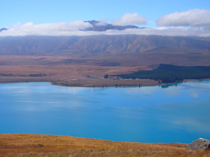 We have never seen lakes this turquoise before and there are plenty of them in this part of New Zealand. The colour is due to rock flour in the water. The 'flour' is created when the stony bottomed glacier rubs against the rock valley, causing fine particles to be suspended in the galcial melt water. The sediment gives the water a milky quality and refracts the sunlight beaming down, hence the brilliant colour. Amazing!